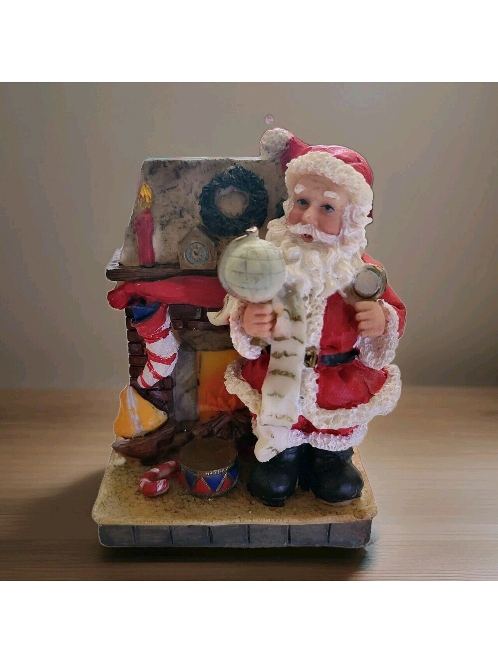 Vtg Christmas Figurine Santa Claus W World By Fireplace Resin EUC 3D 4.25" B3